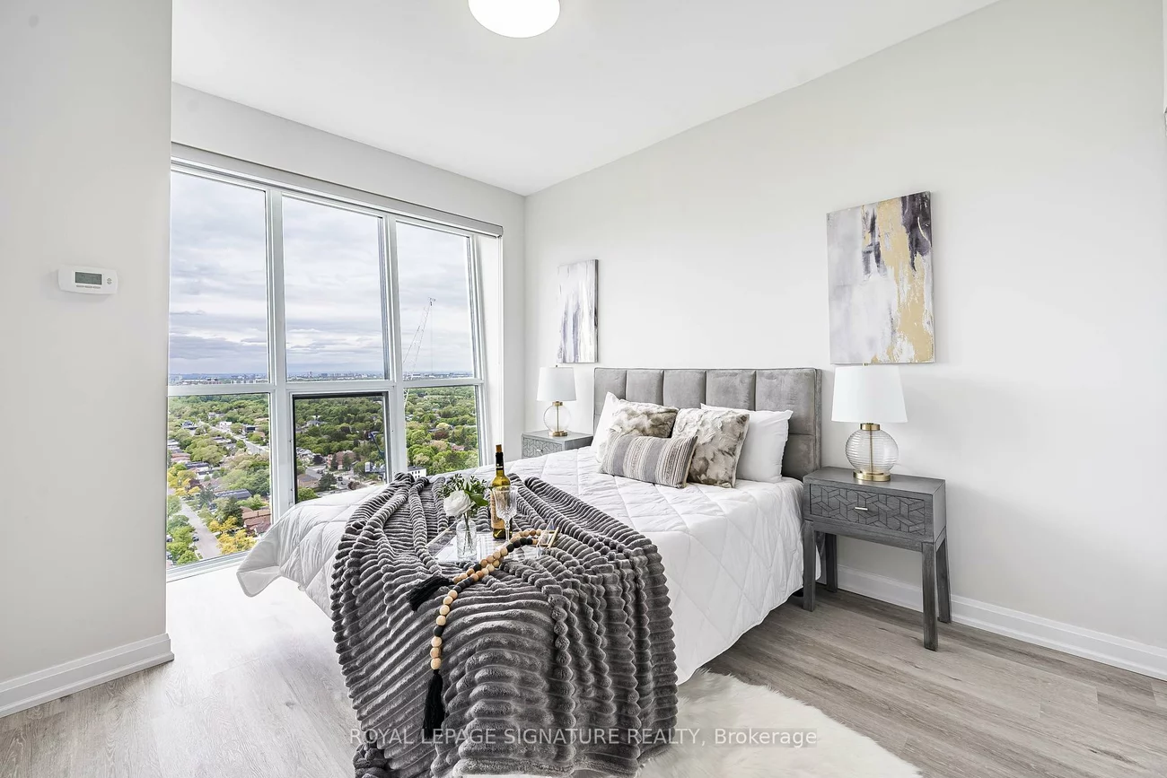 11, Bogert, Lansing-Westgate, Toronto
