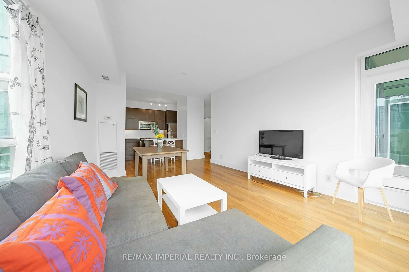 26, NORTON, Willowdale East, Toronto