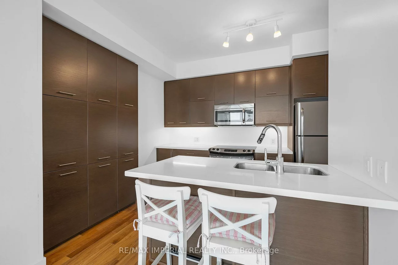 26, NORTON, Willowdale East, Toronto