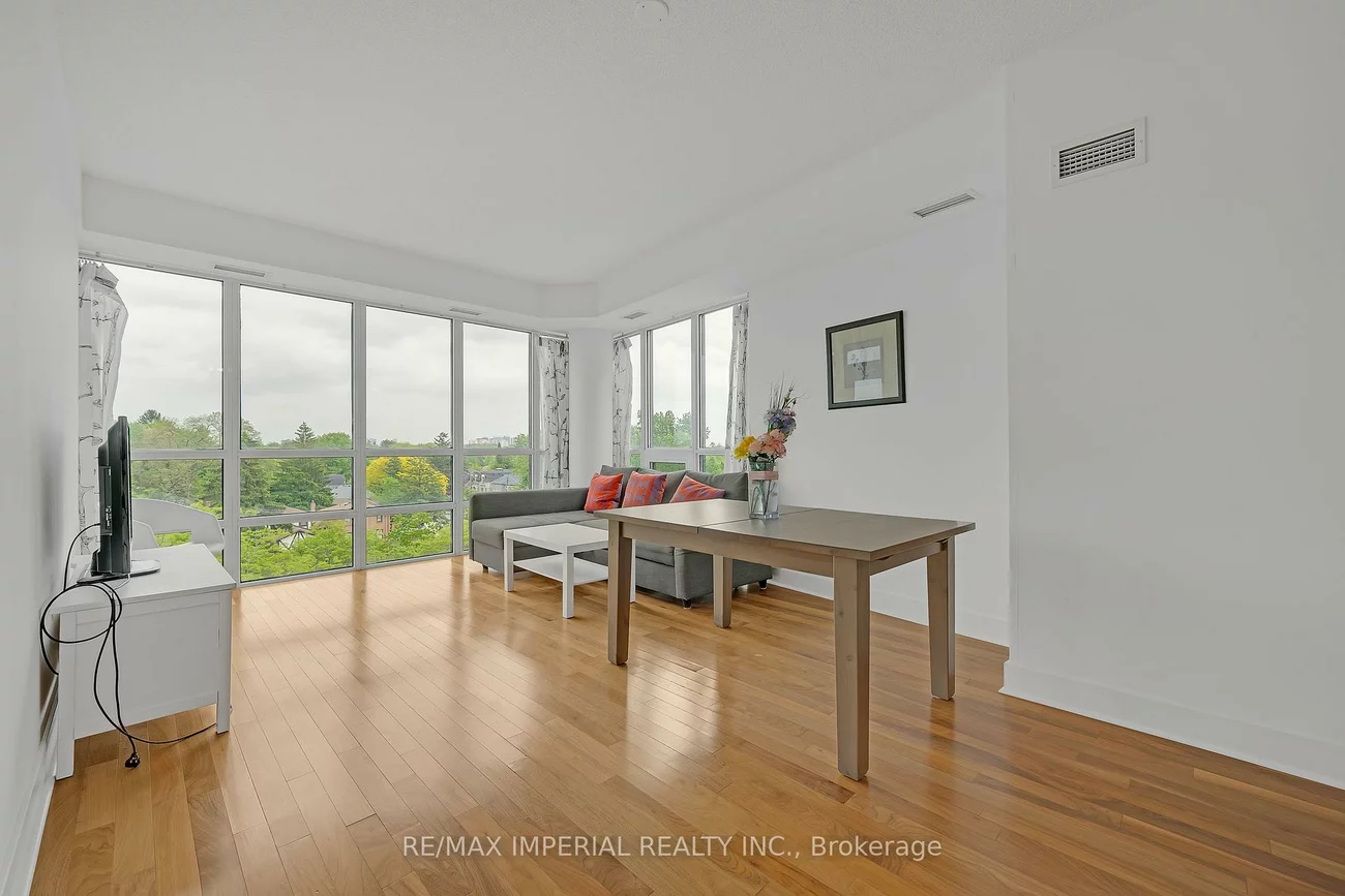 26, NORTON, Willowdale East, Toronto
