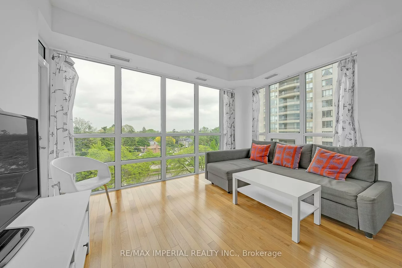 26, NORTON, Willowdale East, Toronto
