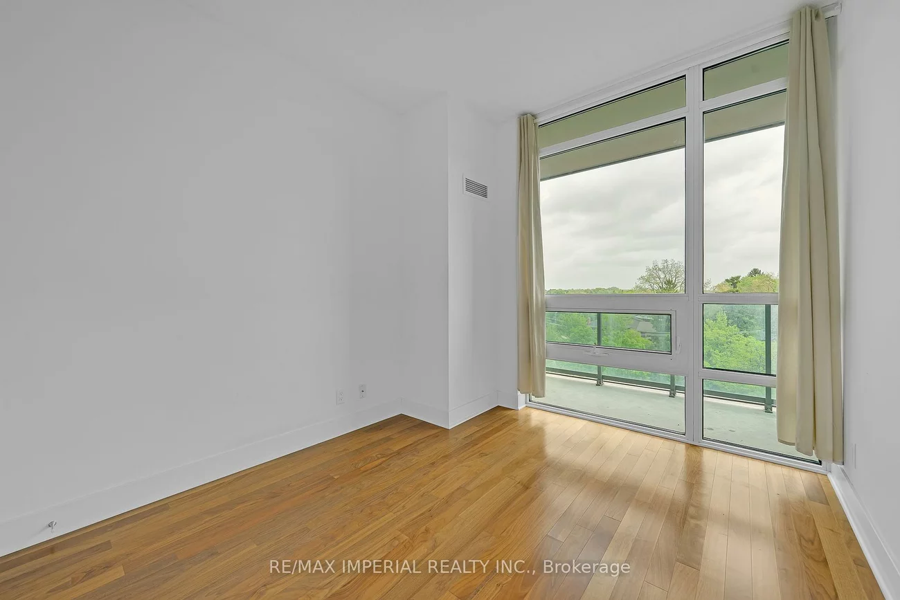 26, NORTON, Willowdale East, Toronto