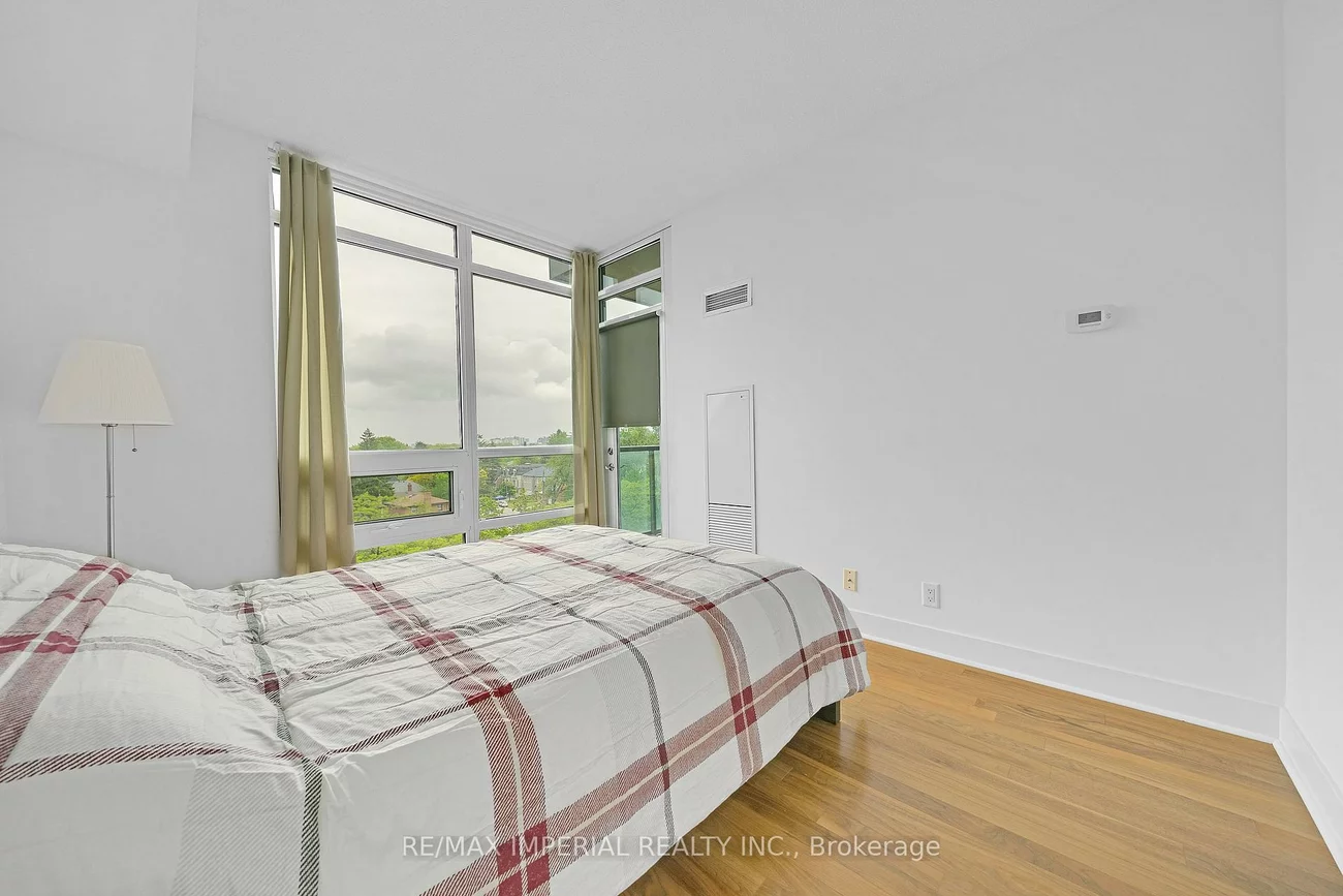 26, NORTON, Willowdale East, Toronto
