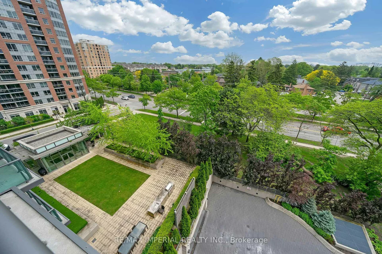 26, NORTON, Willowdale East, Toronto