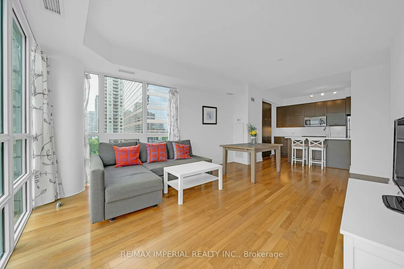 26, NORTON, Willowdale East, Toronto
