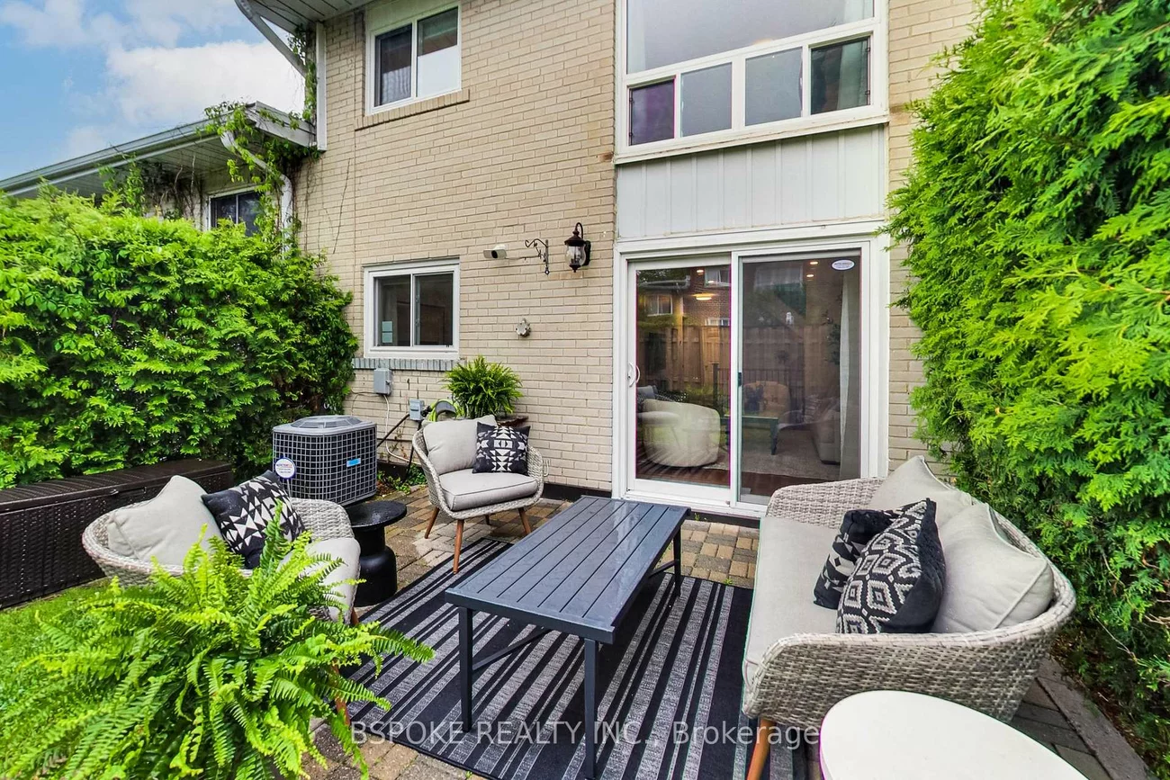 25, Esterbrooke, Don Valley Village, Toronto
