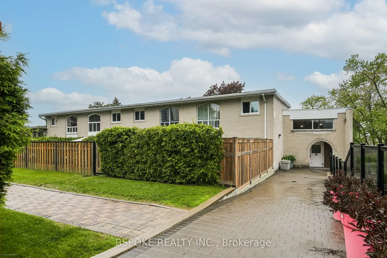 25, Esterbrooke, Don Valley Village, Toronto