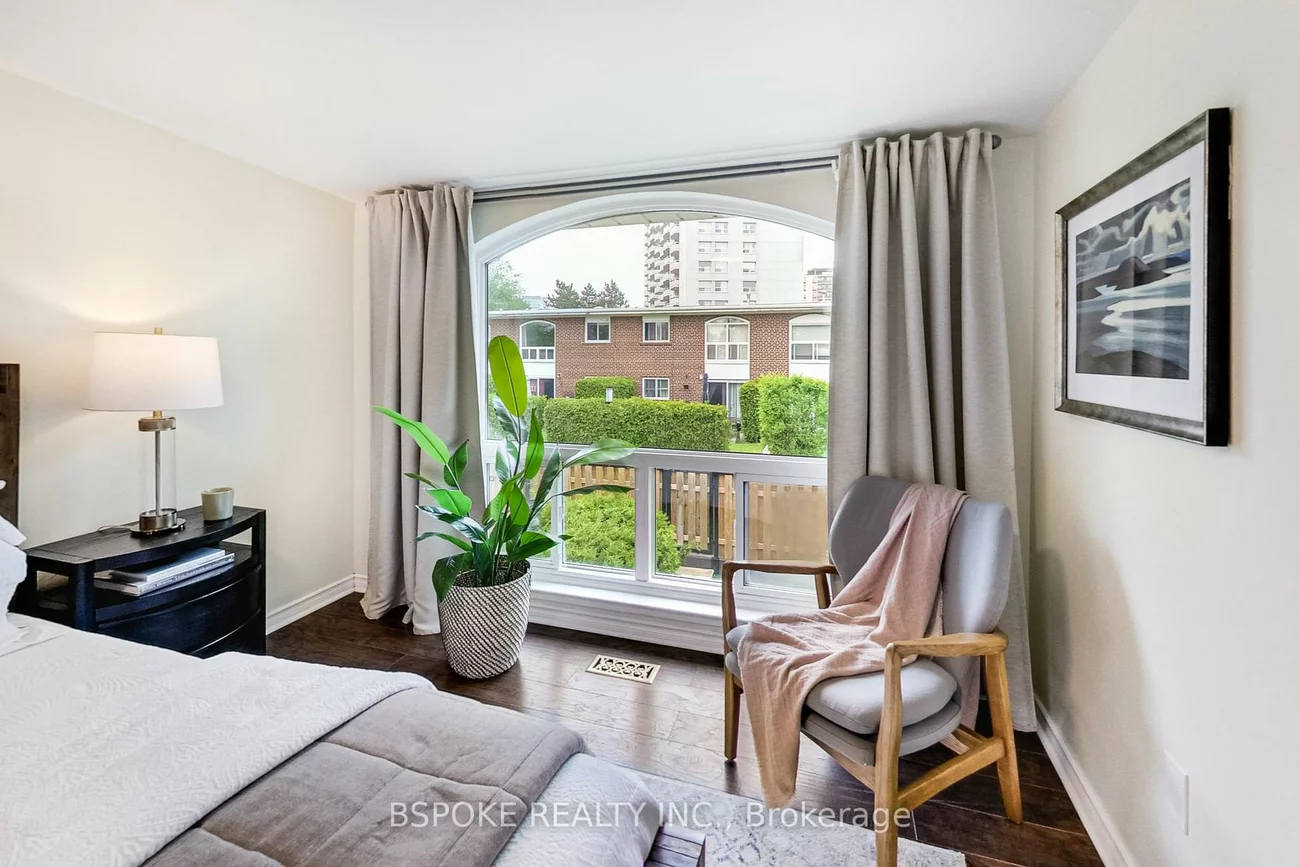 25, Esterbrooke, Don Valley Village, Toronto