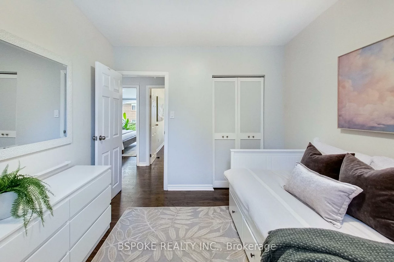 25, Esterbrooke, Don Valley Village, Toronto