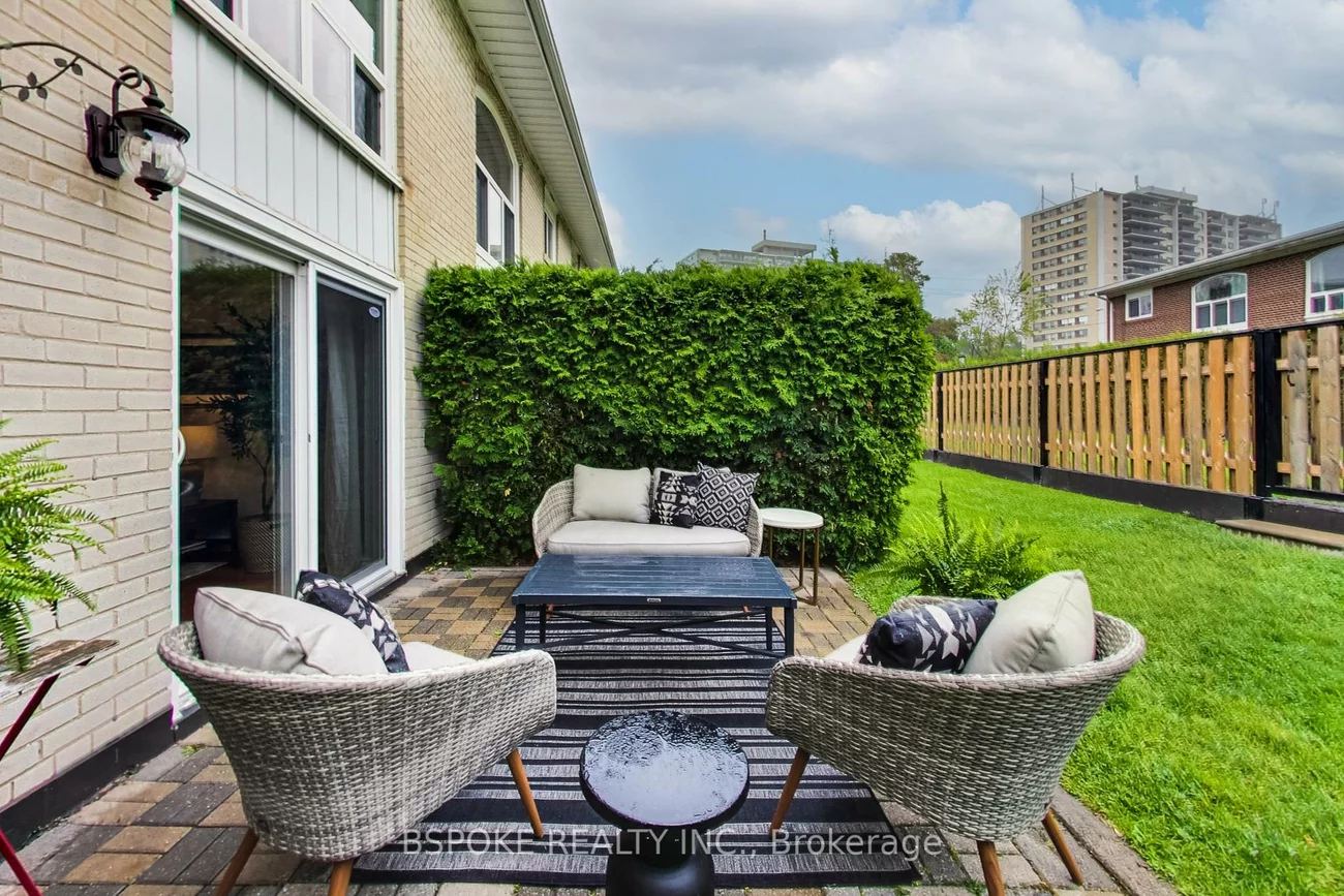 25, Esterbrooke, Don Valley Village, Toronto