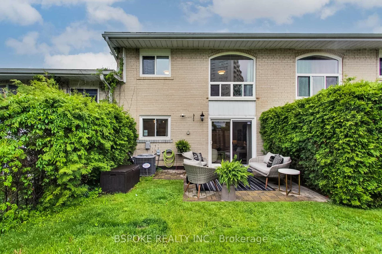 25, Esterbrooke, Don Valley Village, Toronto