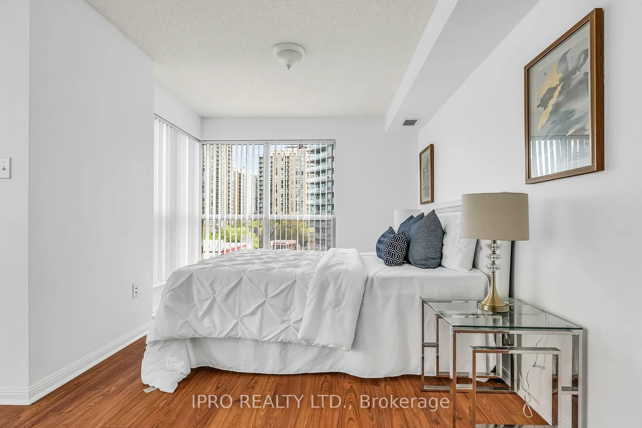 23, Lorraine, Willowdale West, Toronto