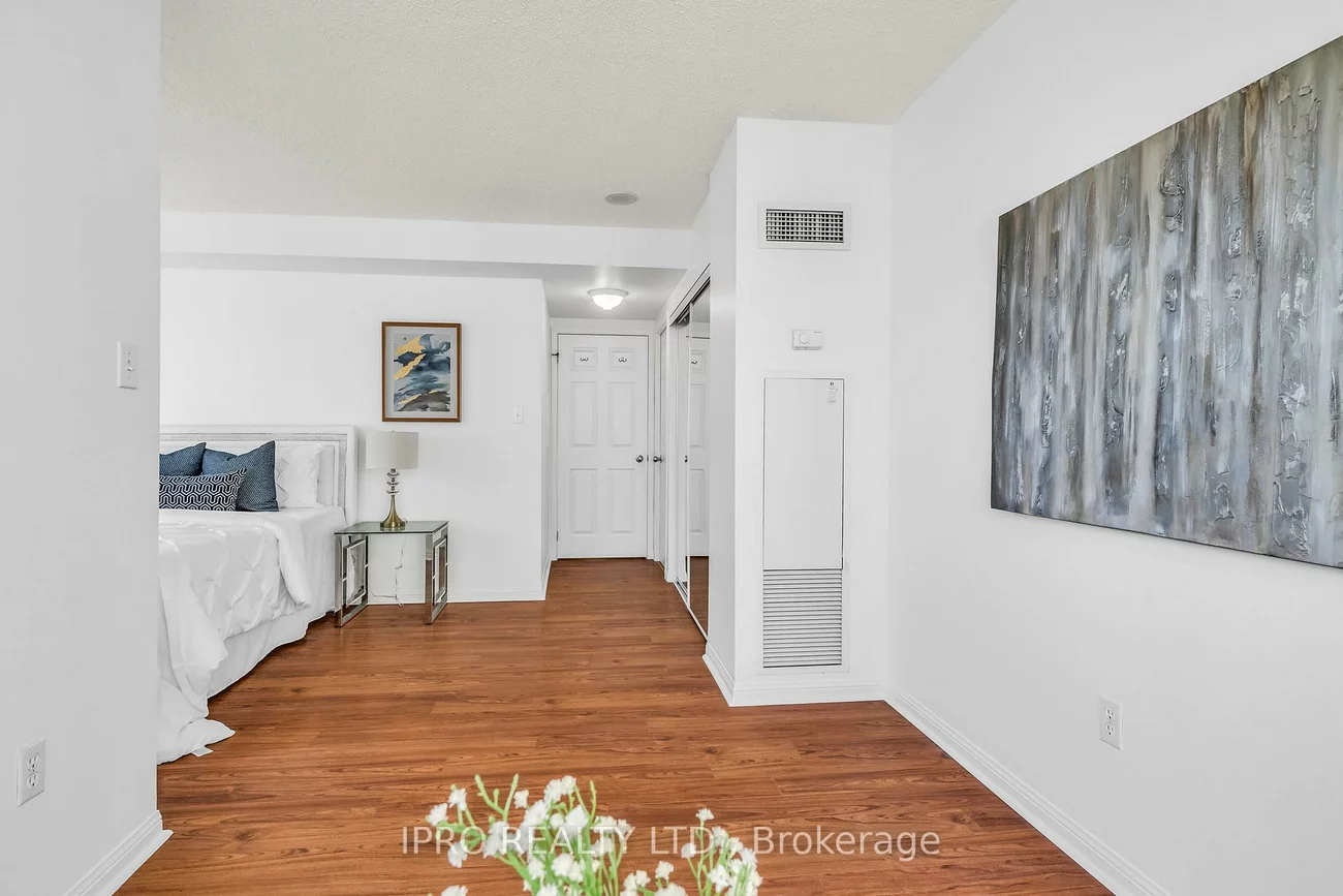 23, Lorraine, Willowdale West, Toronto