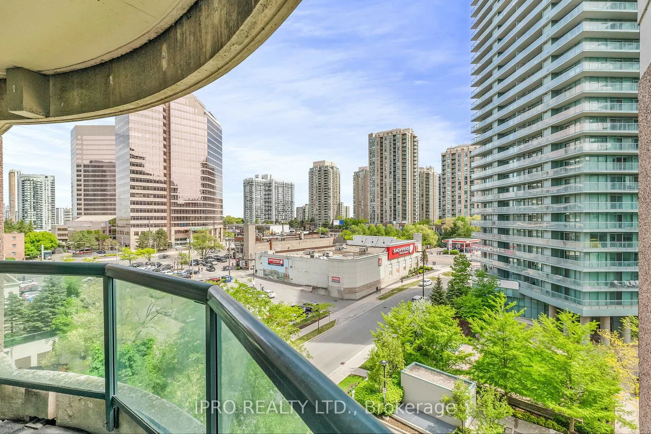 23, Lorraine, Willowdale West, Toronto