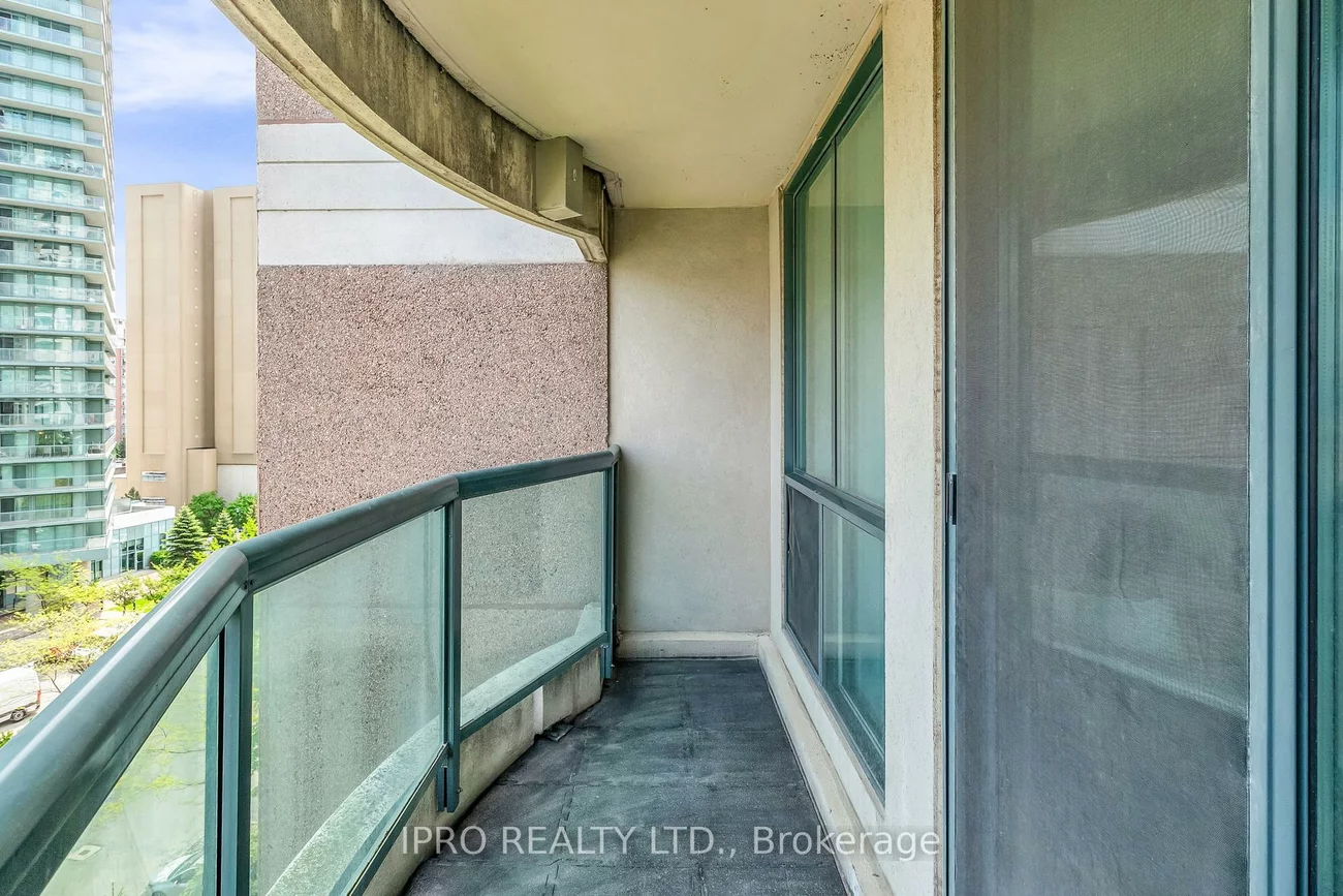 23, Lorraine, Willowdale West, Toronto