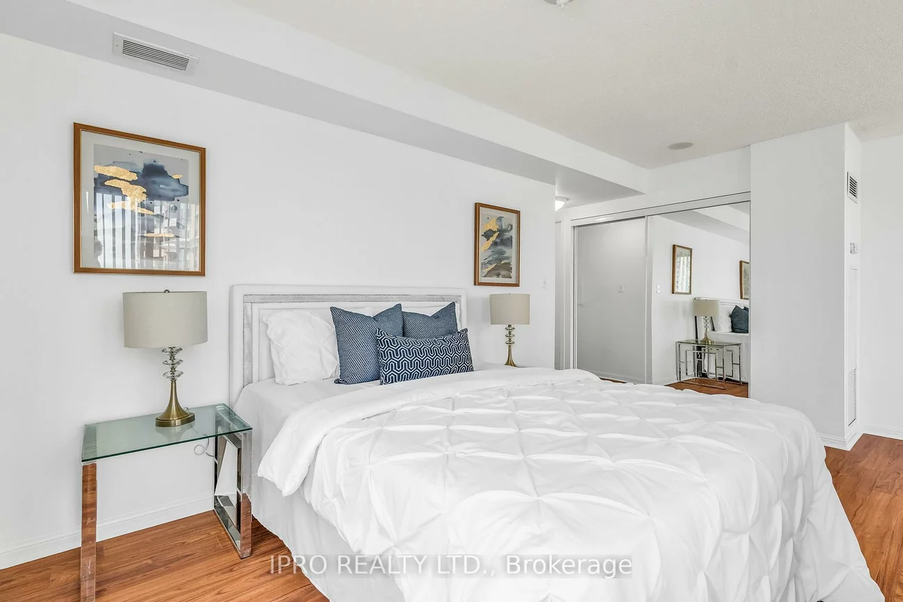 23, Lorraine, Willowdale West, Toronto