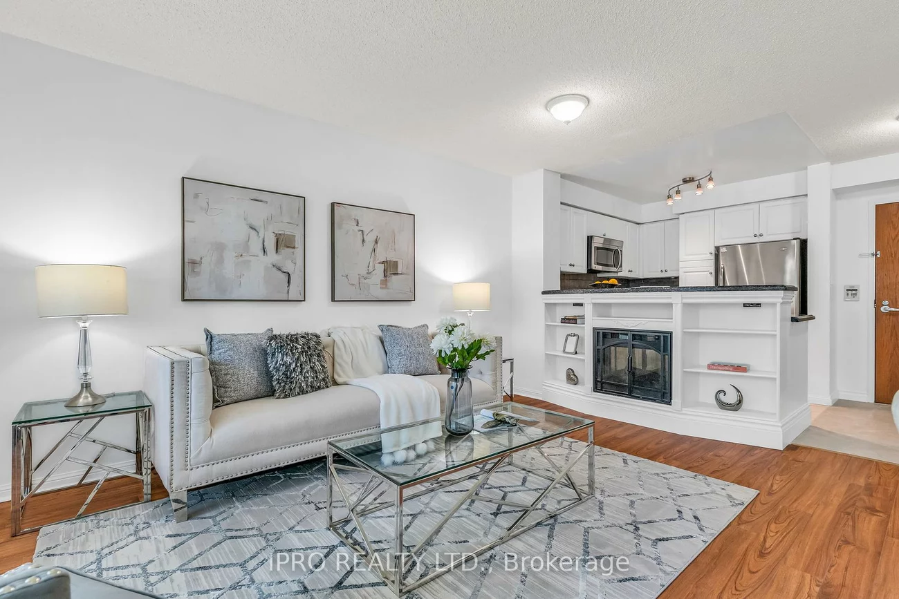 23, Lorraine, Willowdale West, Toronto