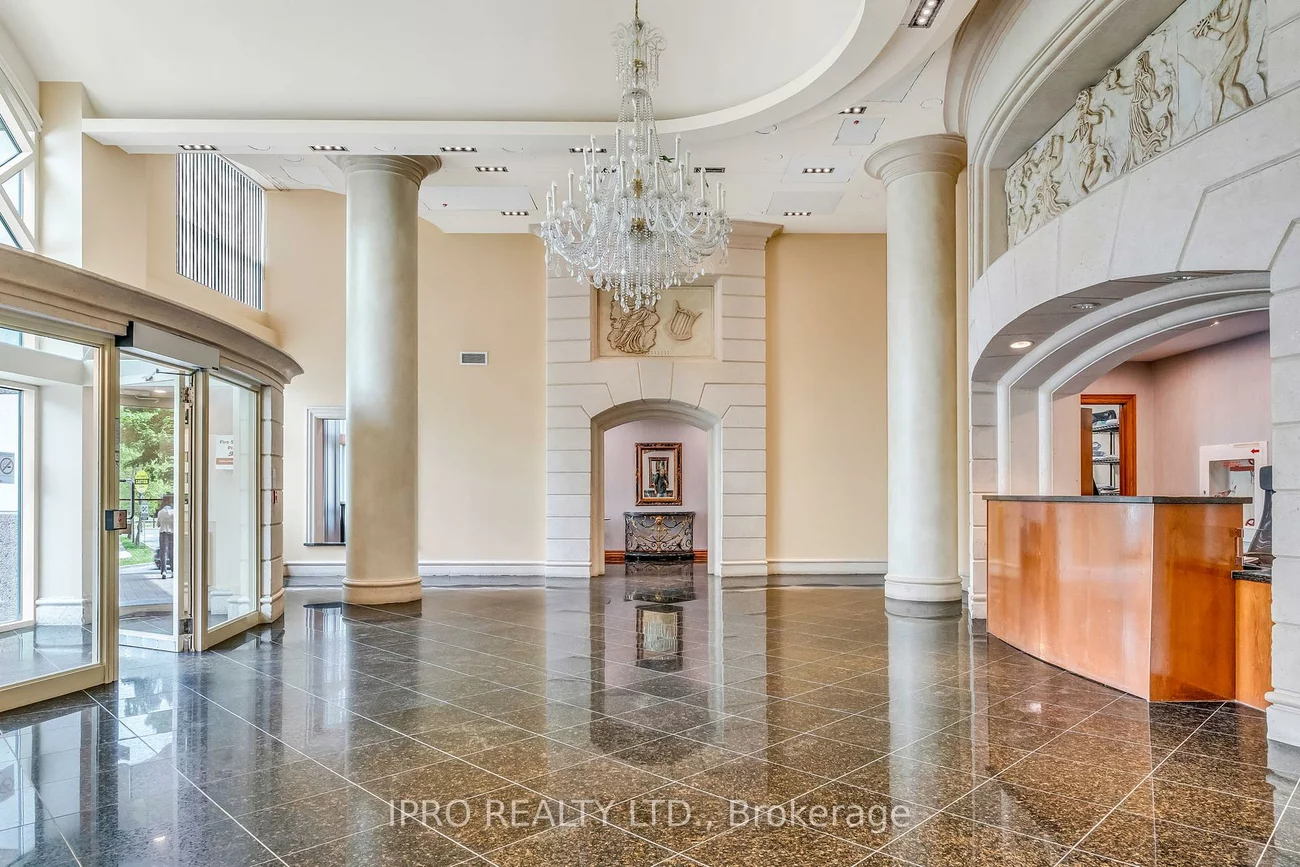 23, Lorraine, Willowdale West, Toronto
