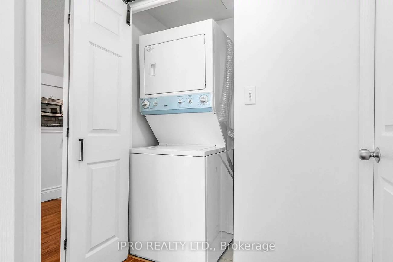23, Lorraine, Willowdale West, Toronto