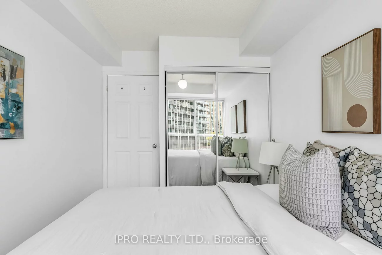 23, Lorraine, Willowdale West, Toronto