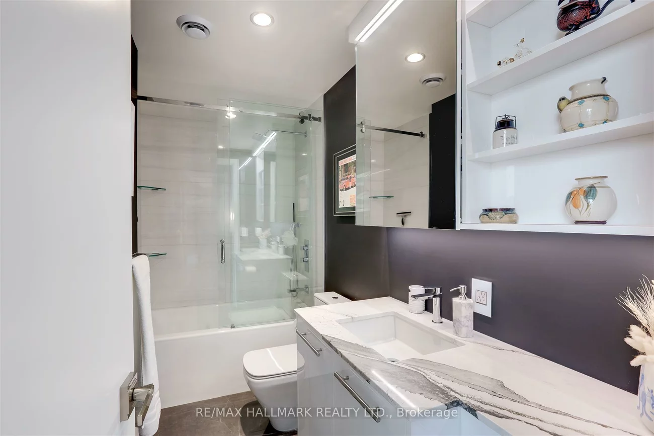170, Bayview, Waterfront Communities C8, Toronto