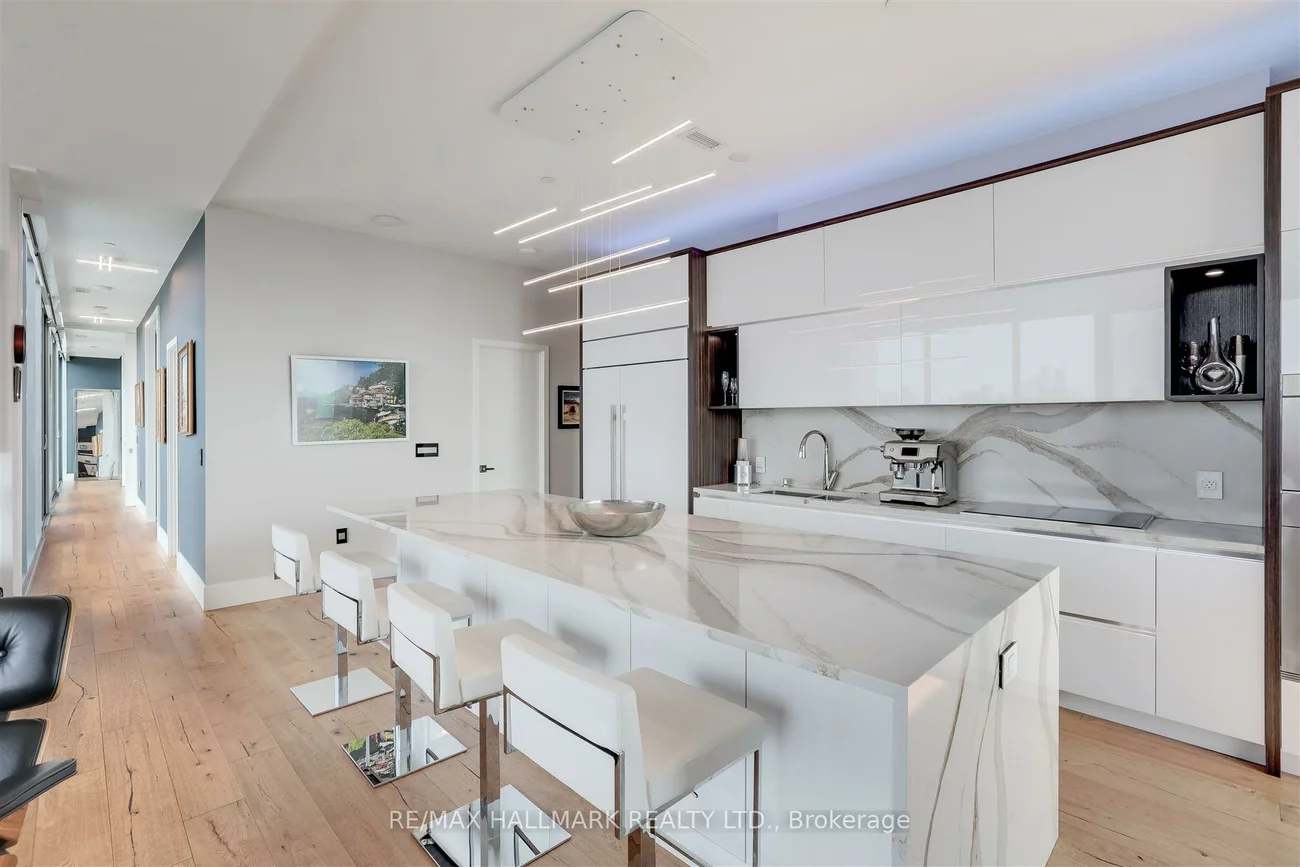 170, Bayview, Waterfront Communities C8, Toronto