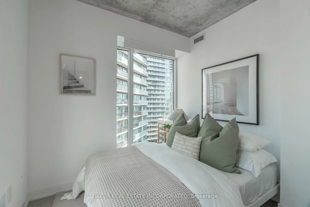 65, Mutual, Church-Yonge Corridor, Toronto