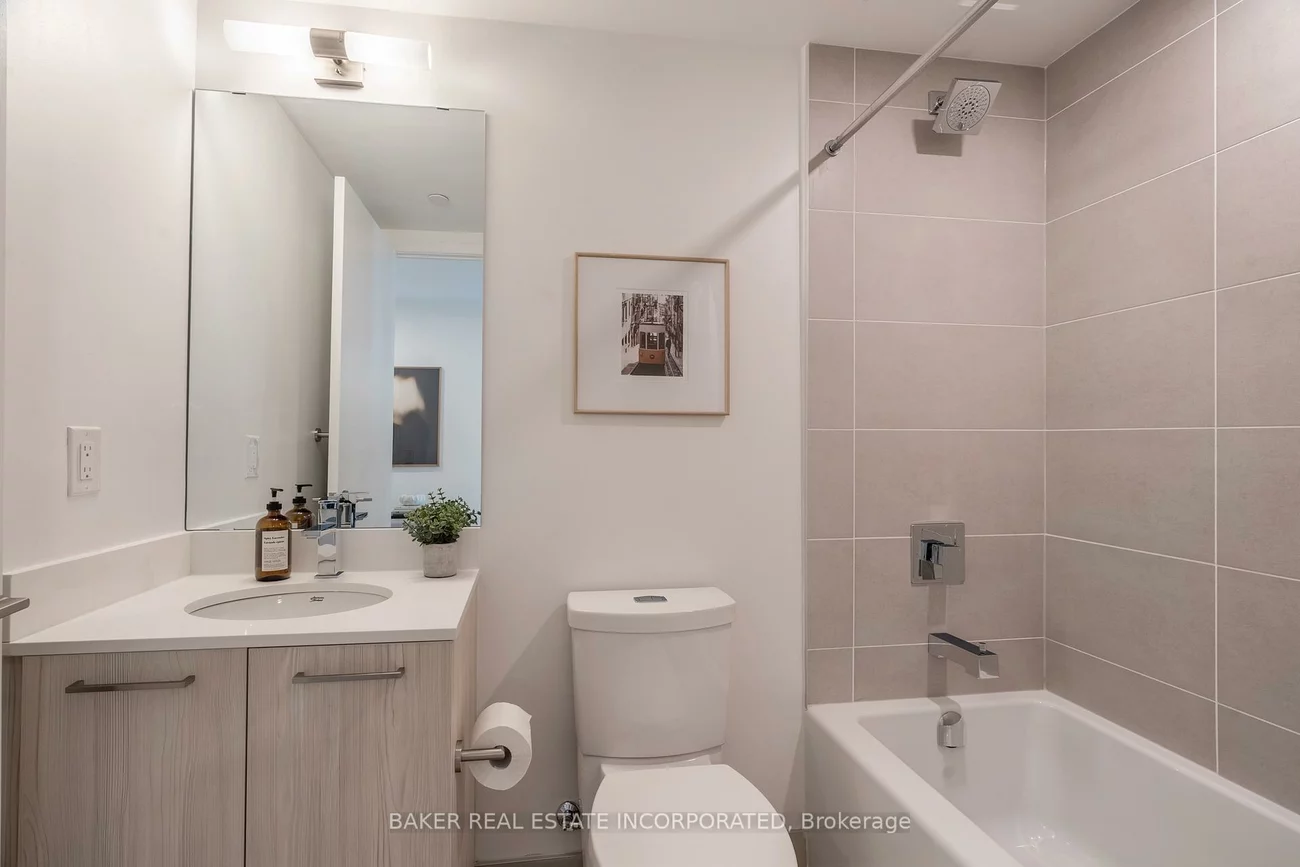 65, Mutual, Church-Yonge Corridor, Toronto