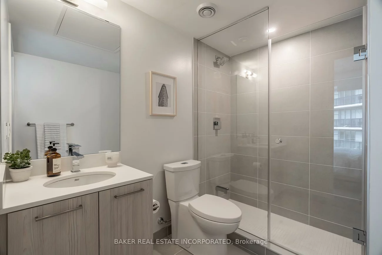 65, Mutual, Church-Yonge Corridor, Toronto