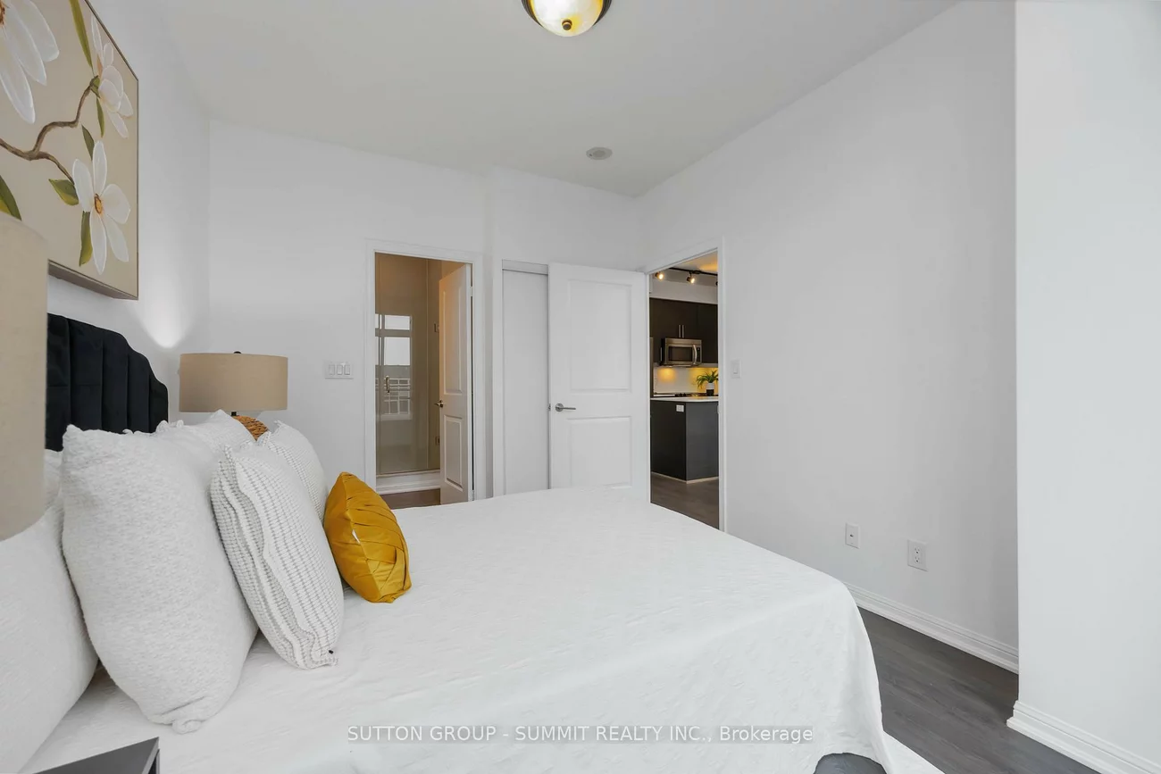 38, Grand Magazine, Niagara, Toronto