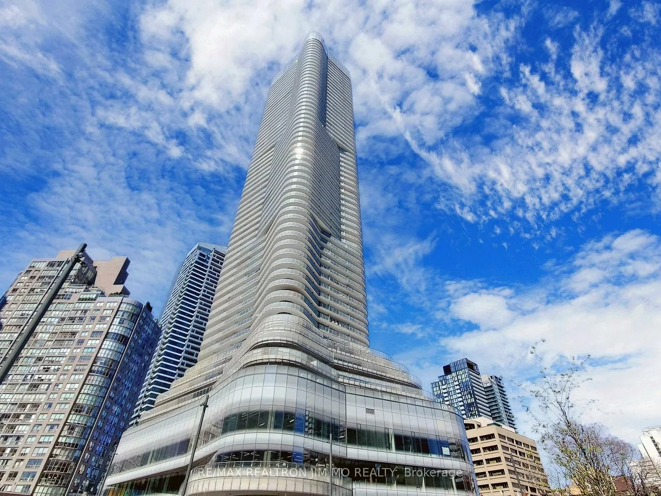 11, Wellesley, Bay Street Corridor, Toronto