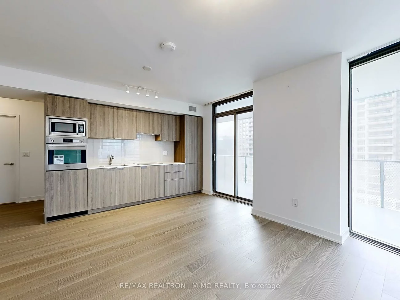 11, Wellesley, Bay Street Corridor, Toronto