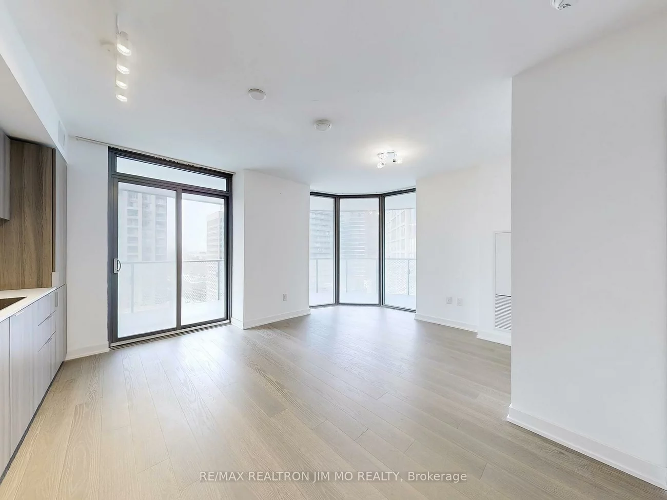11, Wellesley, Bay Street Corridor, Toronto