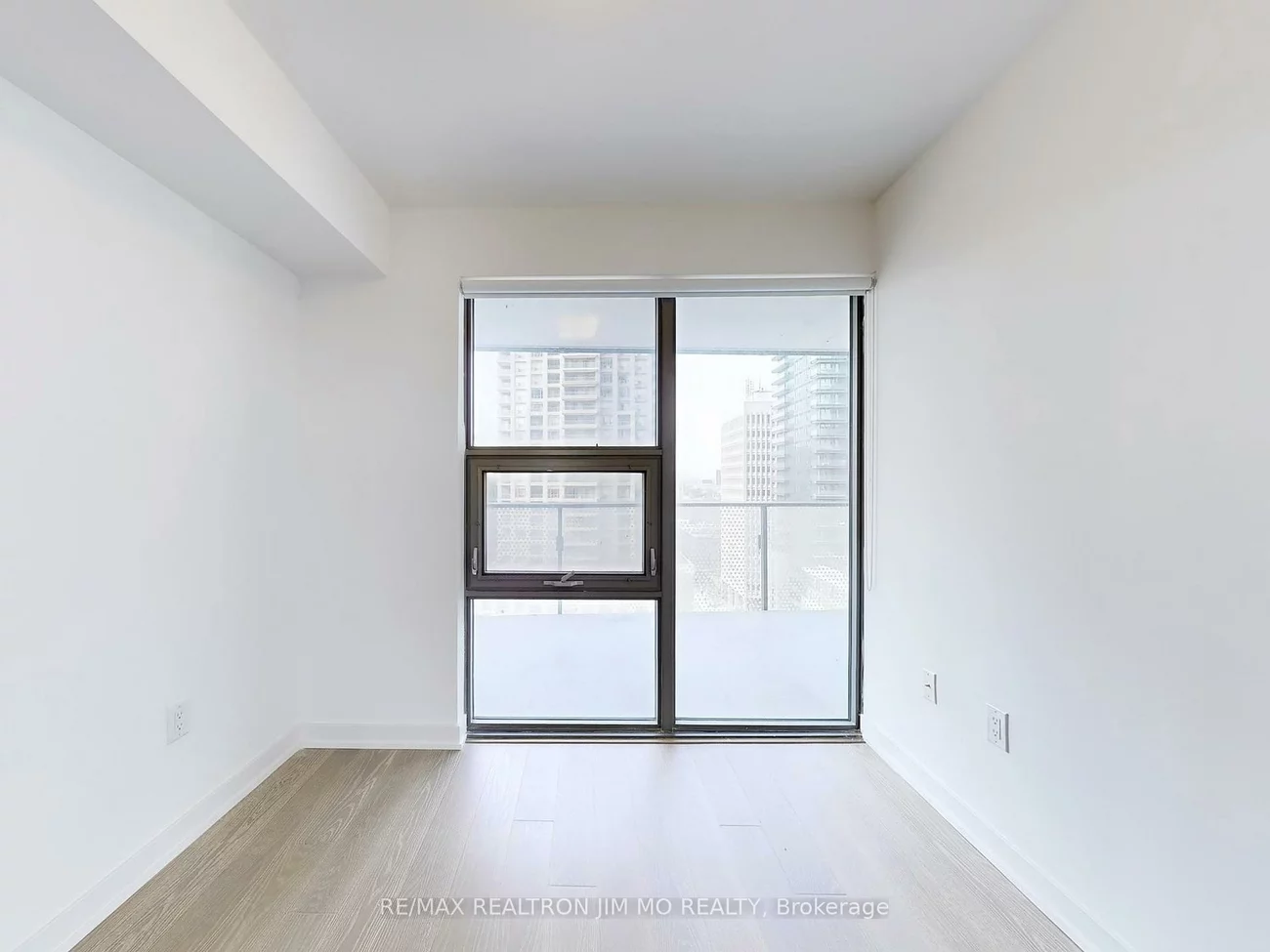 11, Wellesley, Bay Street Corridor, Toronto