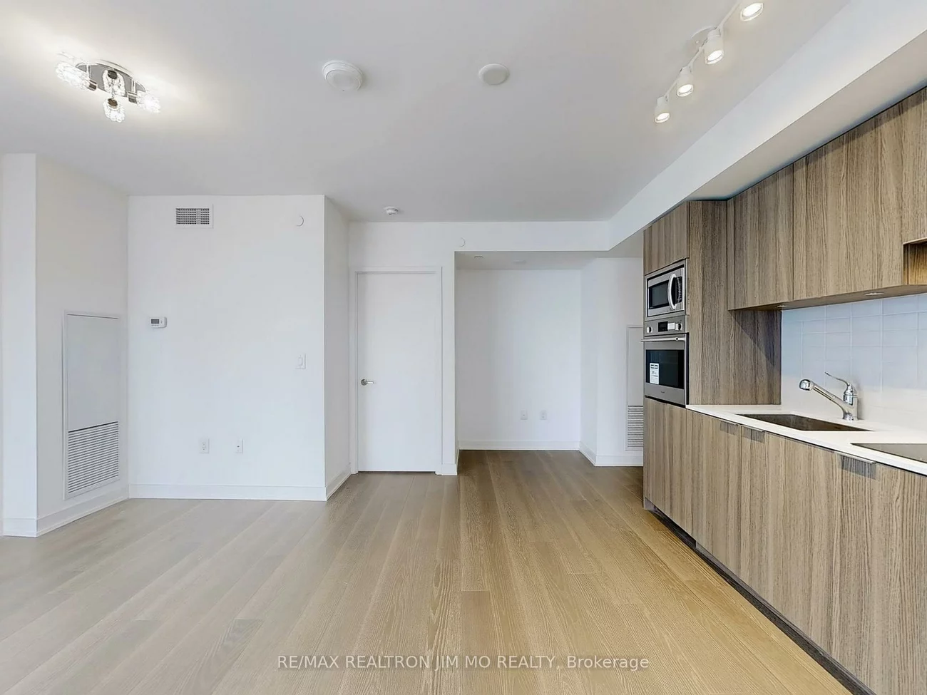 11, Wellesley, Bay Street Corridor, Toronto