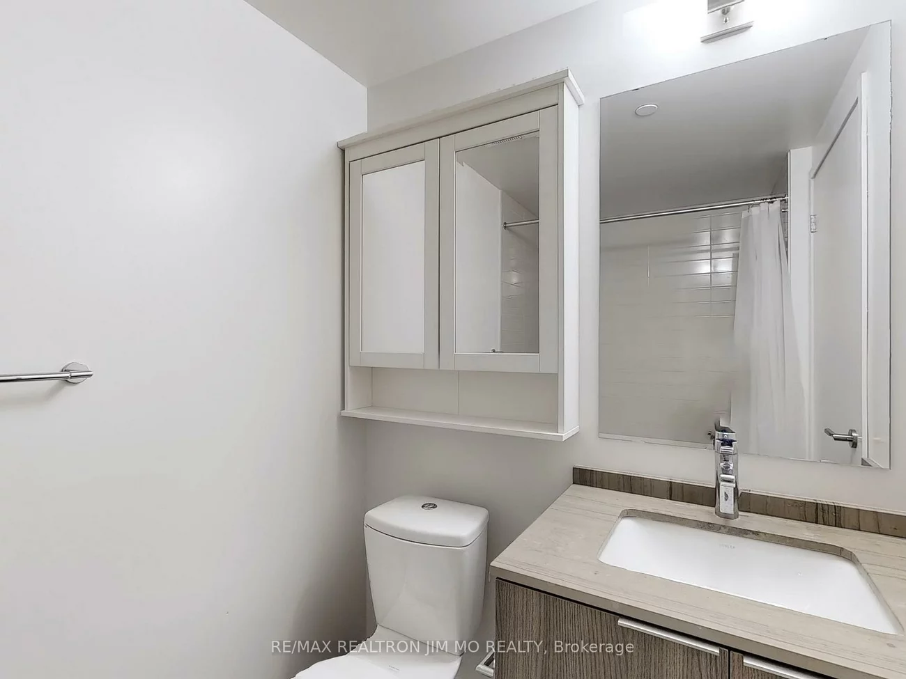 11, Wellesley, Bay Street Corridor, Toronto