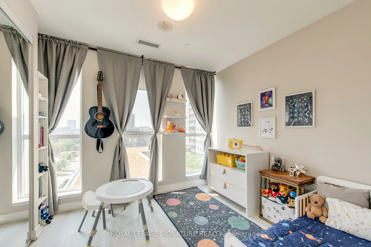 170, Sumach, Regent Park, Toronto