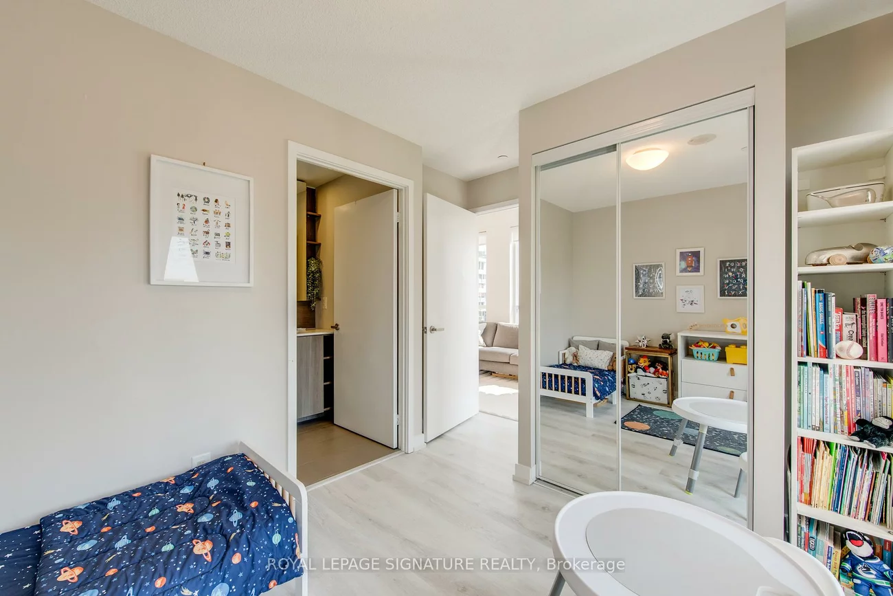 170, Sumach, Regent Park, Toronto