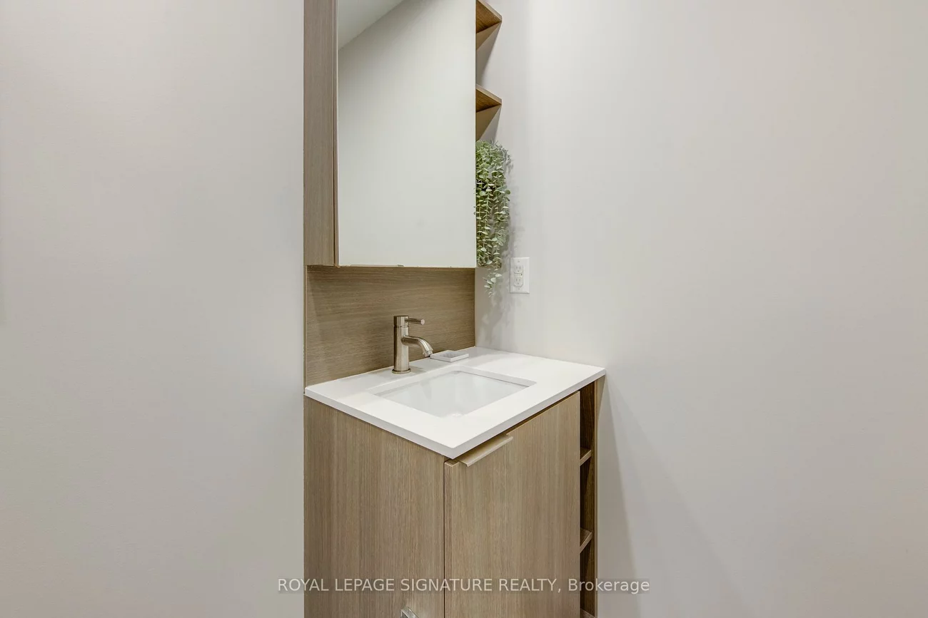 170, Sumach, Regent Park, Toronto