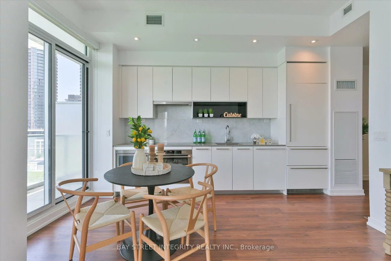 117, Mcmahon, Bayview Village, Toronto