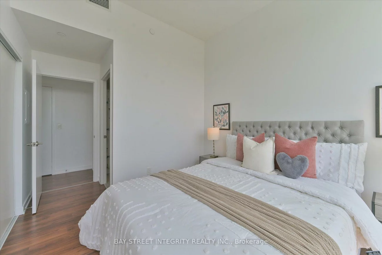 117, Mcmahon, Bayview Village, Toronto