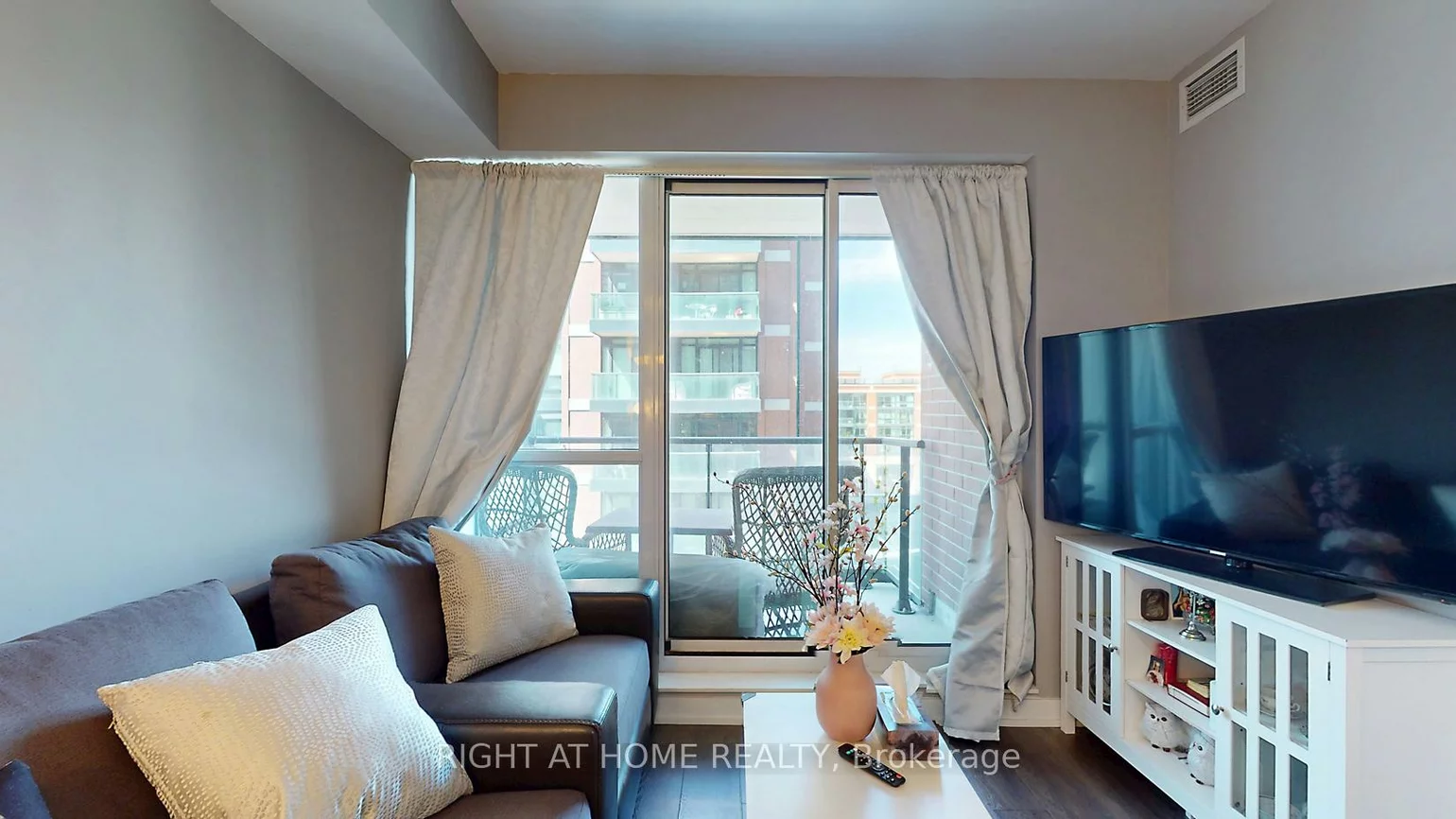 31, Tippett, Clanton Park, Toronto