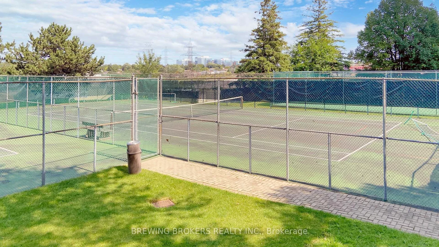 85, Skymark, Hillcrest Village, Toronto