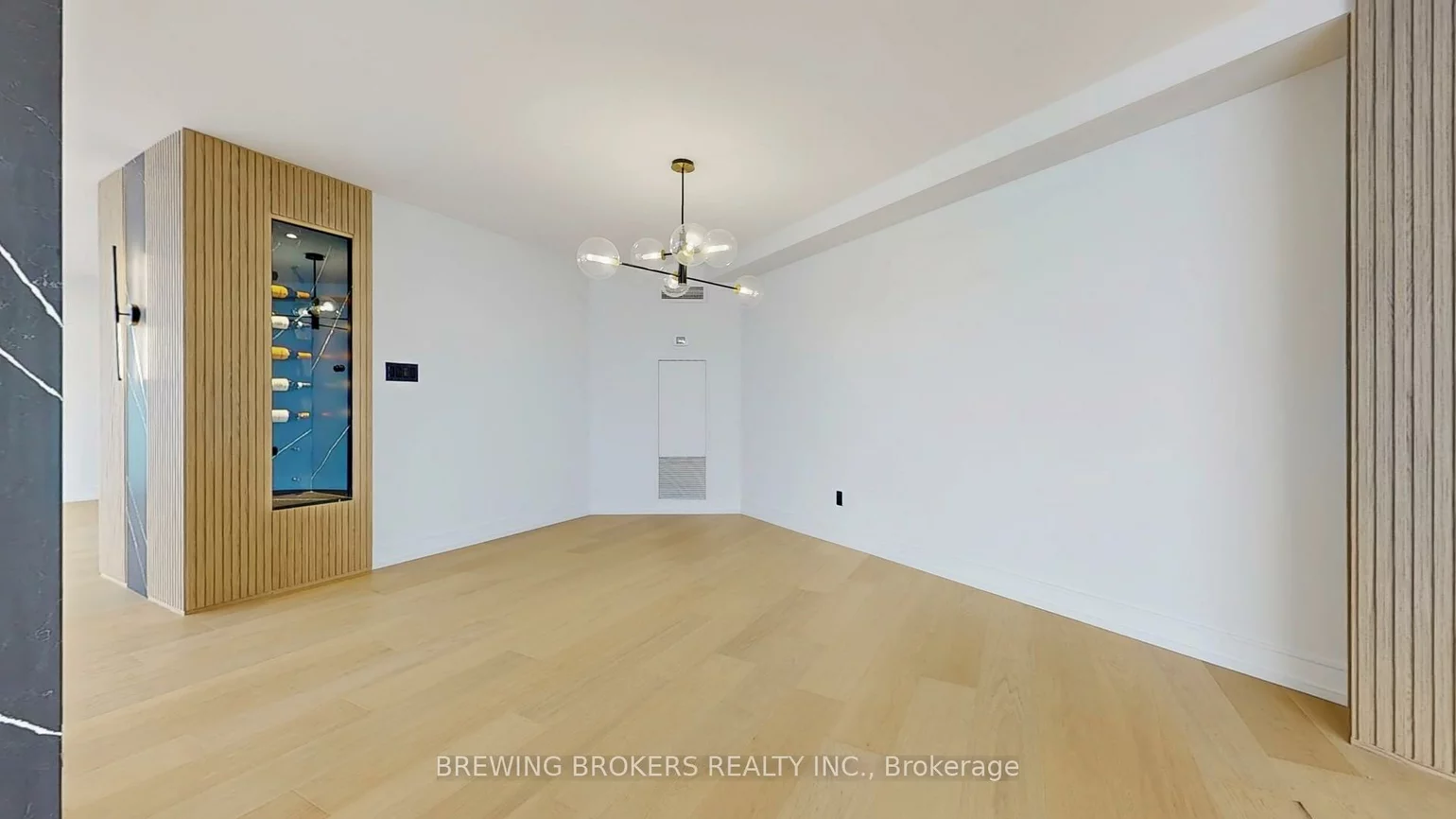85, Skymark, Hillcrest Village, Toronto