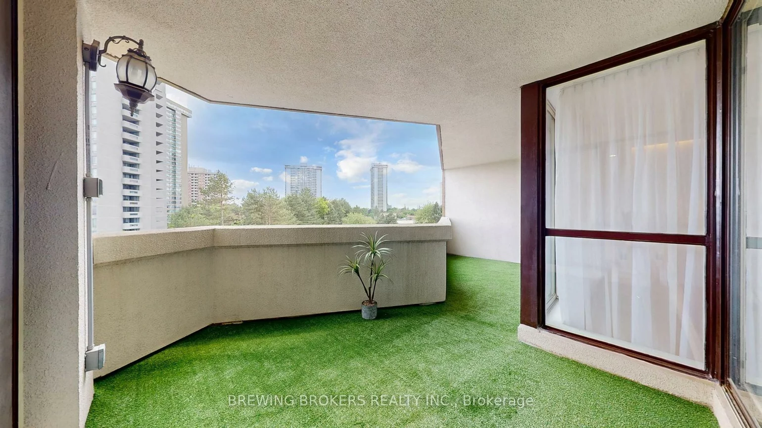 85, Skymark, Hillcrest Village, Toronto