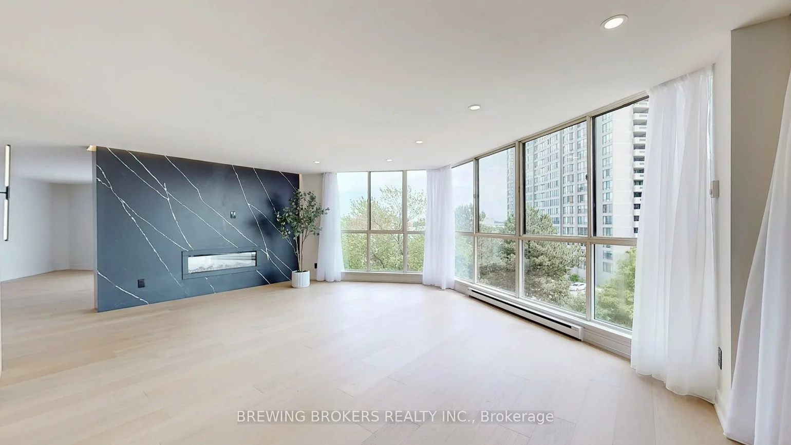 85, Skymark, Hillcrest Village, Toronto