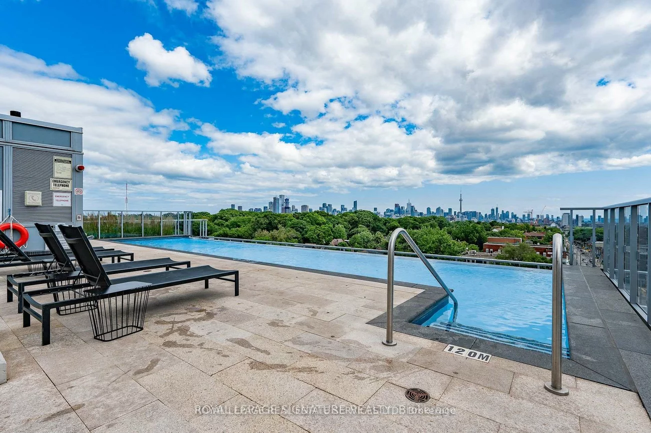501, St Clair, Casa Loma, Toronto