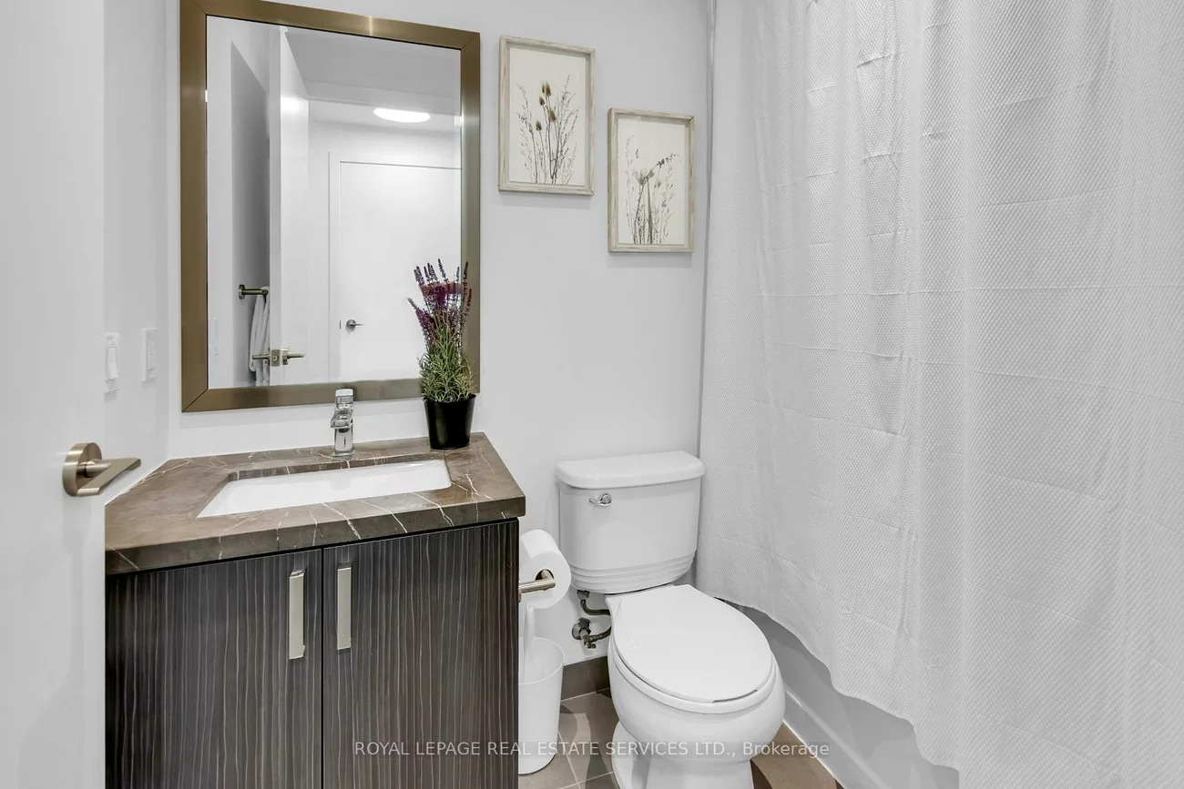 501, St Clair, Casa Loma, Toronto