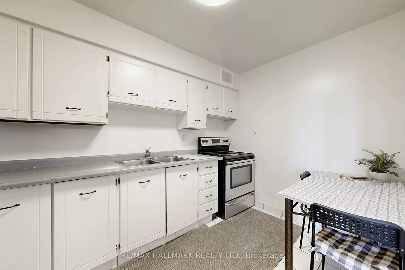 3300, Don Mills Rd, Don Valley Village, Toronto