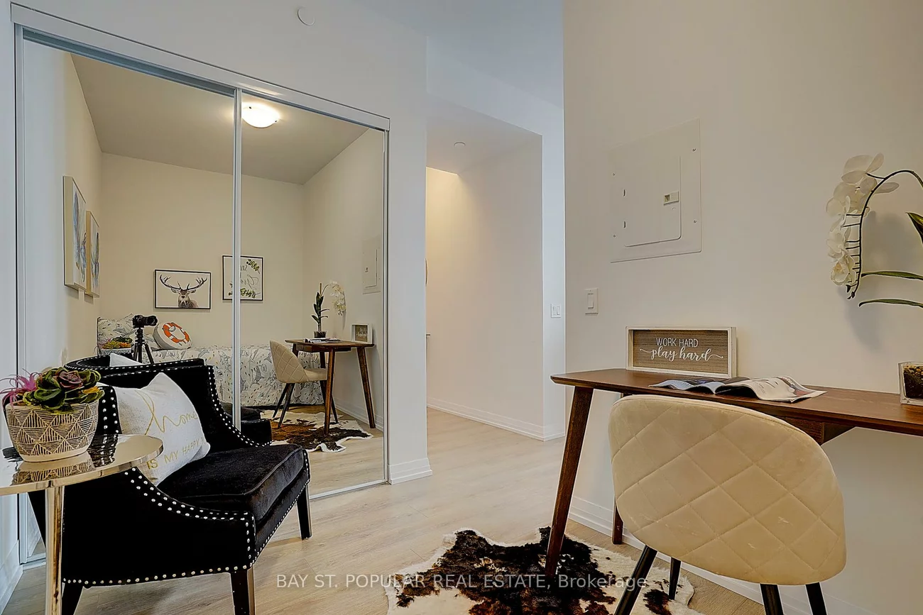 50, Dunfield, Mount Pleasant West, Toronto